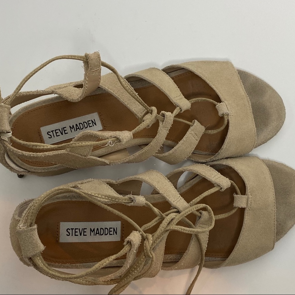 Hydii Steve Madden Beige Suede Sandals - Picture 4 of 8